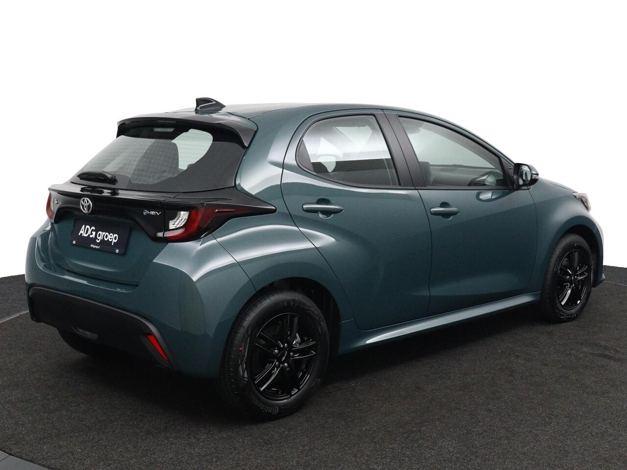 Toyota YARIS 1.5 Hybrid 115 Comfort | ADG XMAS EDITION | Lichtmetalen Velgen | Achteruitrijcamera | Apple Carplay | Android Auto |