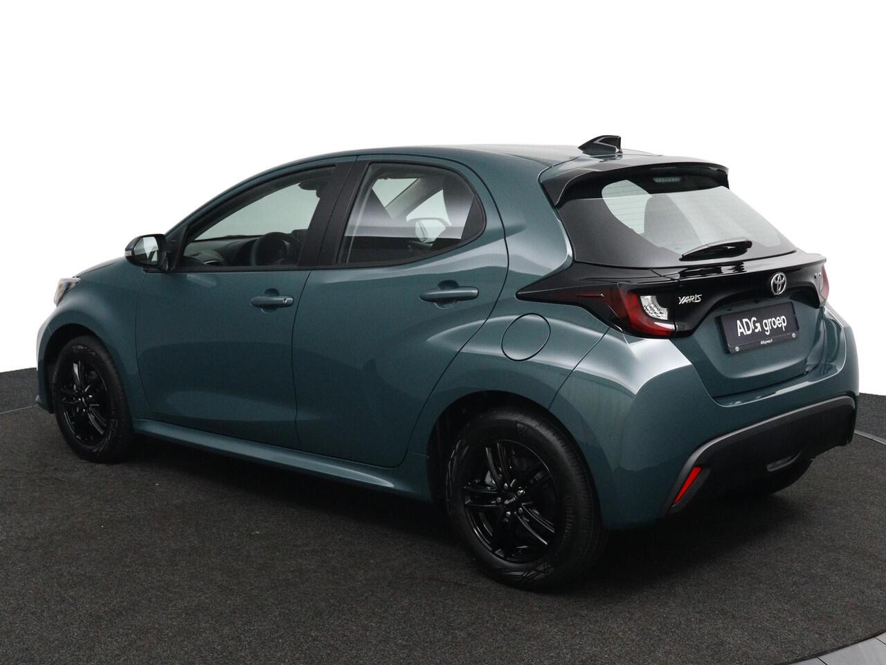 Toyota YARIS 1.5 Hybrid 115 Comfort | ADG XMAS EDITION | Lichtmetalen Velgen | Achteruitrijcamera | Apple Carplay | Android Auto |