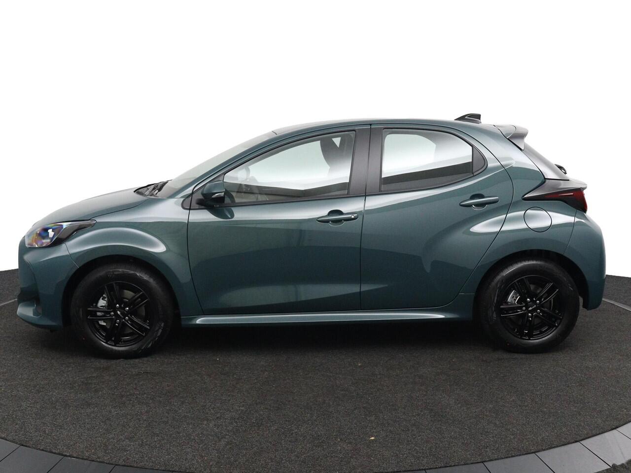 Toyota YARIS 1.5 Hybrid 115 Comfort | ADG XMAS EDITION | Lichtmetalen Velgen | Achteruitrijcamera | Apple Carplay | Android Auto |