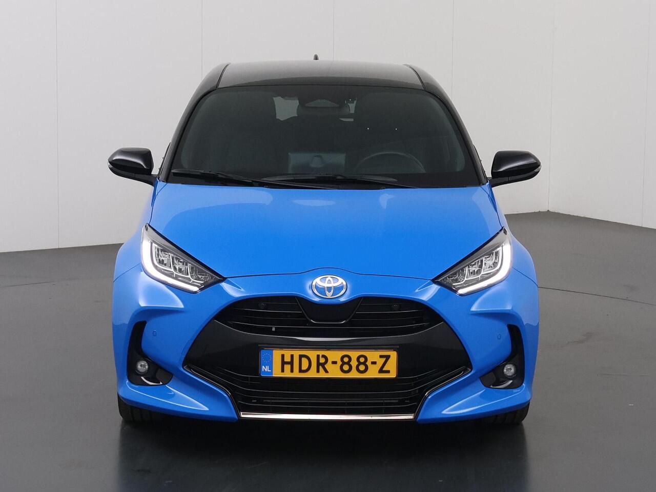 Toyota YARIS 1.5 Hybrid 130 GR Sport | Afneembare trekhaak | Panoramadak | Navigatie | Parkeercamera | Stoelverwarming/verkoeling | Keyless Go |