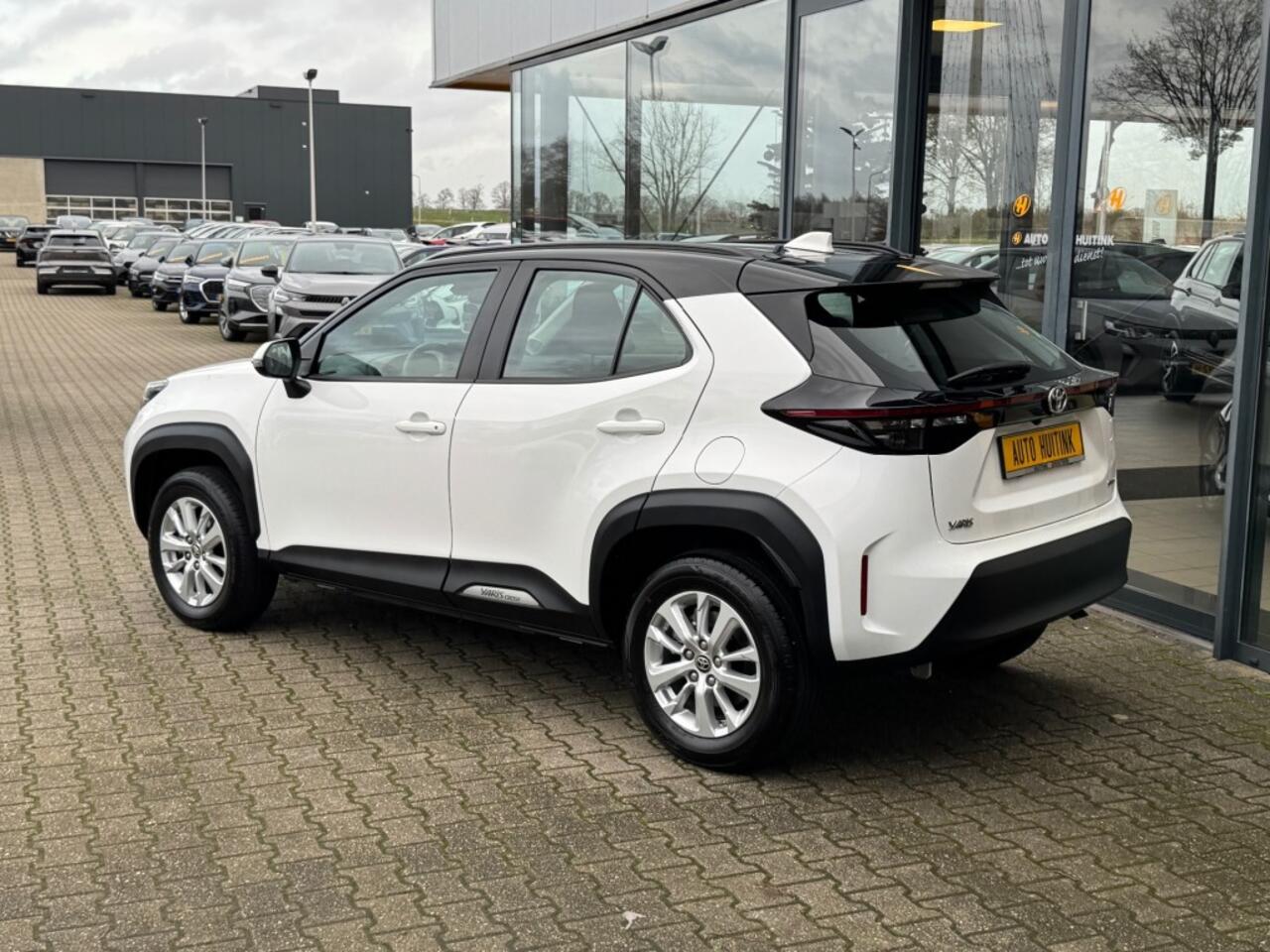 Toyota YARIS 1.5 Hybrid Active - camera - Navi