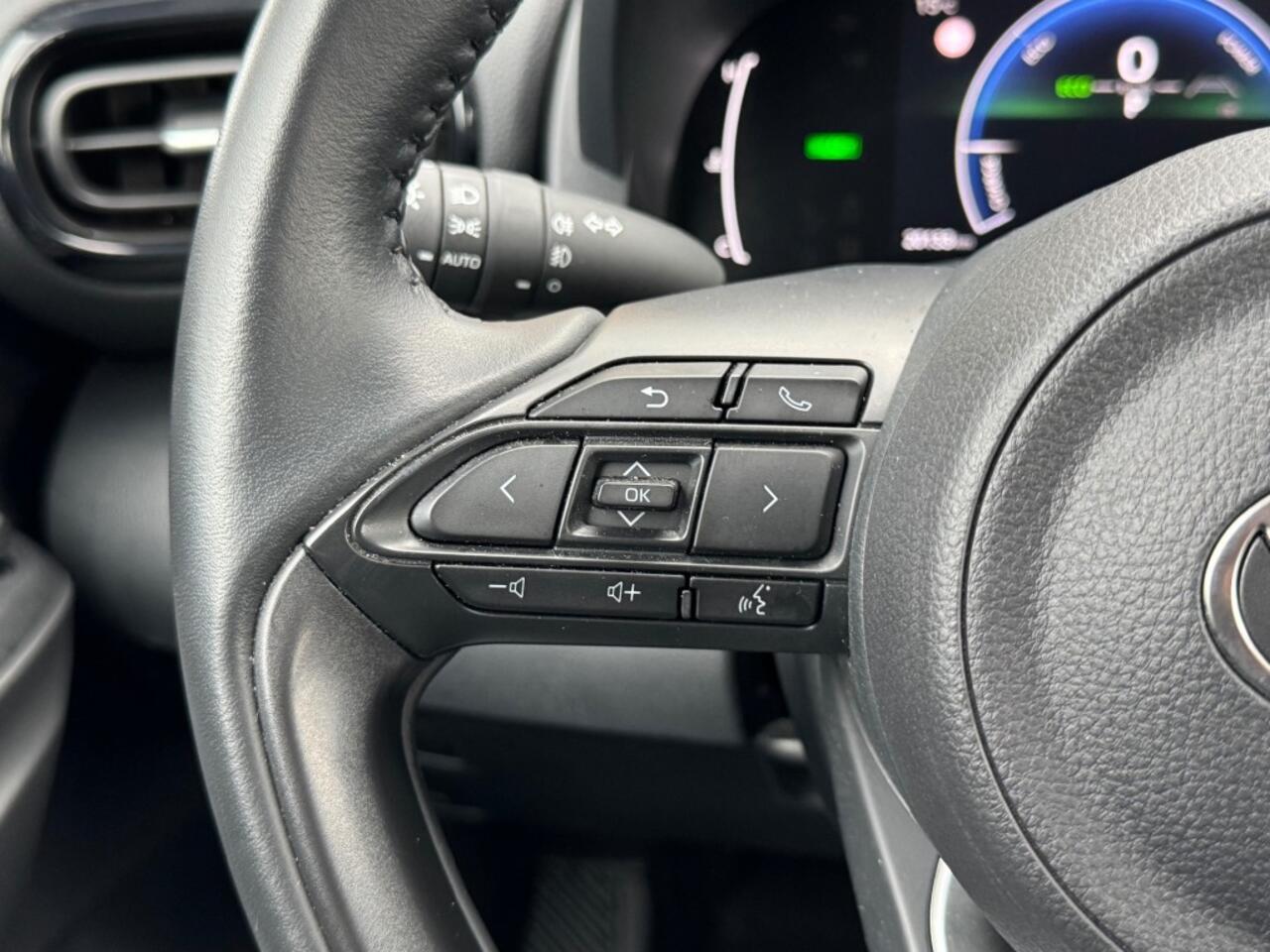 Toyota YARIS 1.5 Hybrid Active - camera - Navi