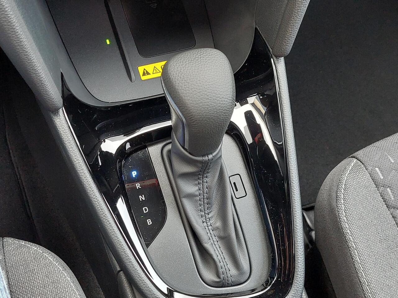 Toyota YARIS Cross 1.5 Hybrid 130 Dynamic PDC V + A | NAVI | nieuwe auto !!