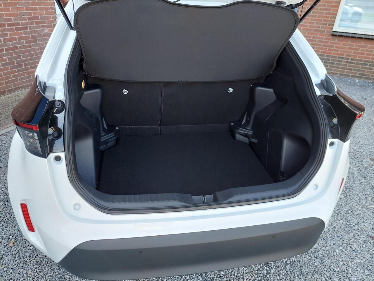 Toyota YARIS Cross 1.5 Hybrid 130 Dynamic PDC V + A | NAVI | nieuwe auto !!