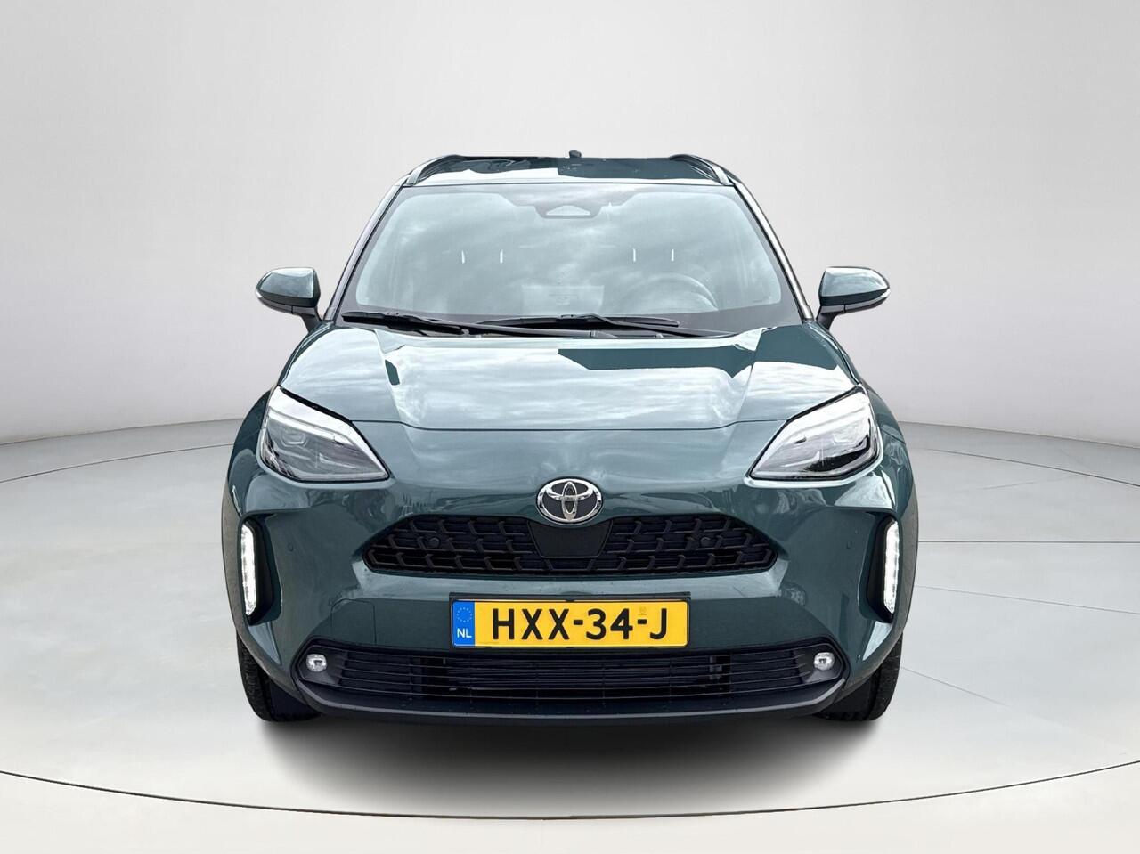 Toyota YARIS Cross 1.5 Hybrid 115 Dynamic **STOEL EN STUURWIELVERWARMING/ DODEHOEK DETECTIE/ PARKEERSENSOREN**