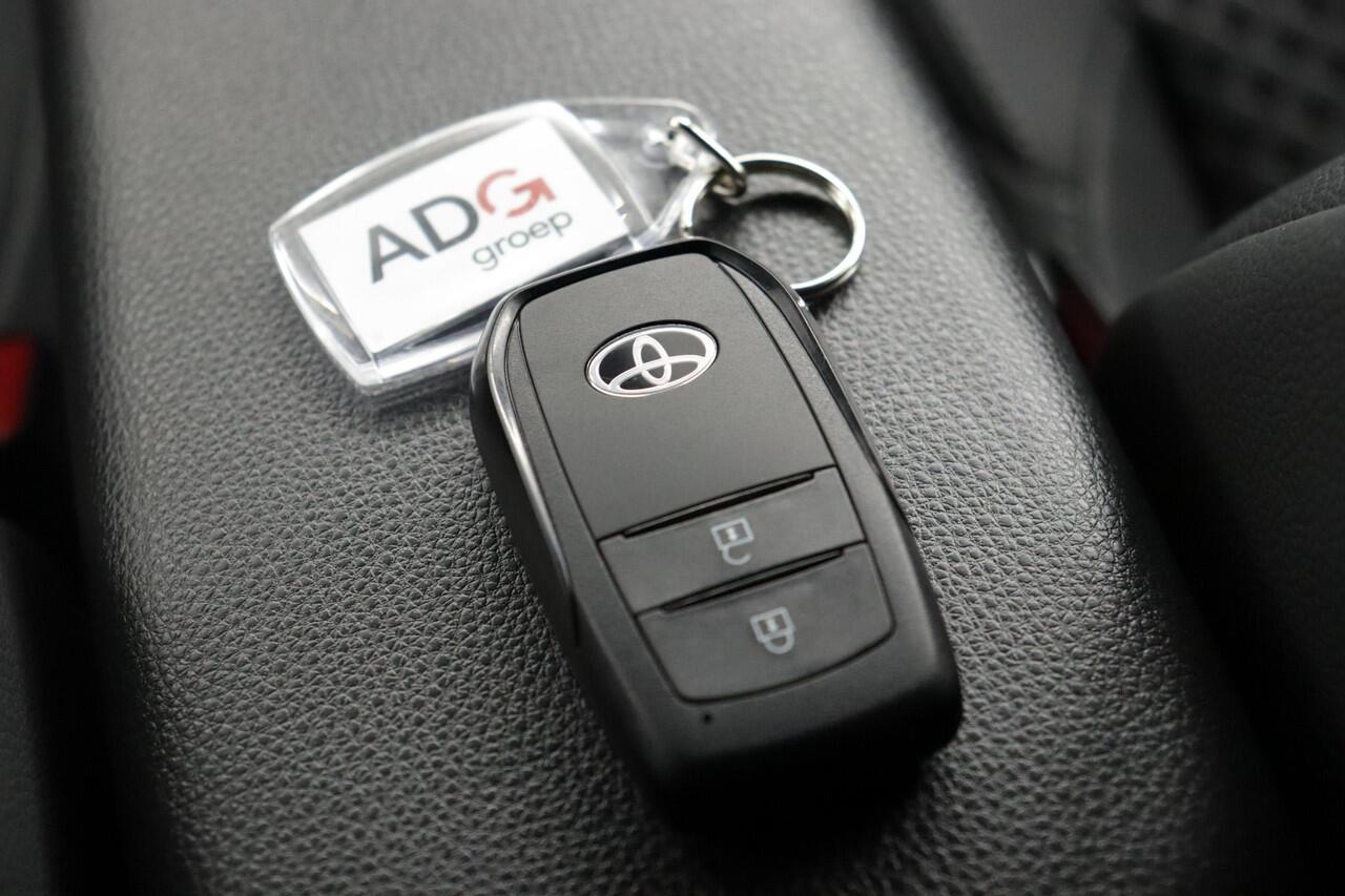 Toyota YARIS 1.5 Hybrid 130 Executive | Apple Carplay/Android Auto | Parkeersensoren | Stoel/Stuurverwarming |
