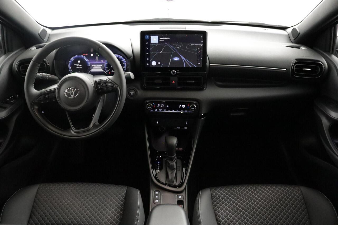 Toyota YARIS 1.5 Hybrid 130 Executive | Apple Carplay/Android Auto | Parkeersensoren | Stoel/Stuurverwarming |