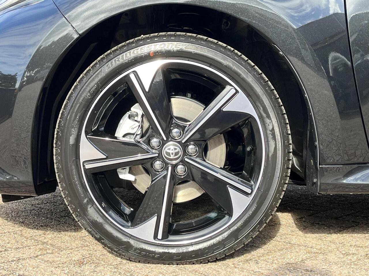 Toyota YARIS 1.5 Hybrid 130 Executive | Night sky black metallic | Demonstratie auto |