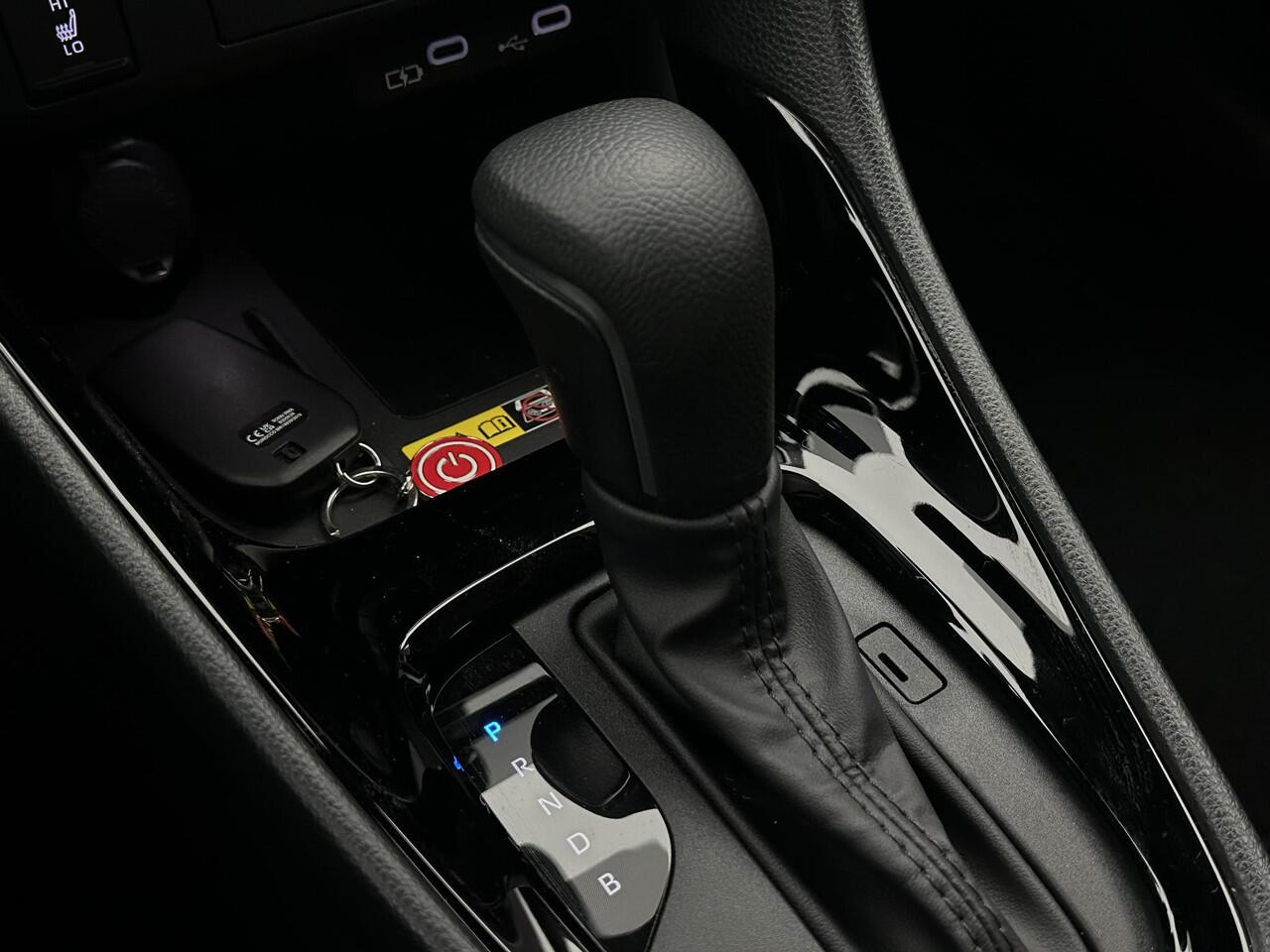 Toyota YARIS 1.5 Hybrid 130 Executive Camera StoelVrwm StuurVrwm NAP