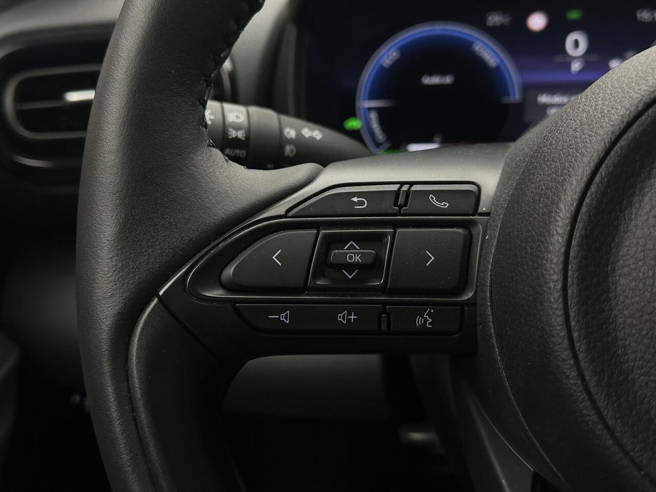 Toyota YARIS 1.5 Hybrid 130 Executive Camera StoelVrwm StuurVrwm NAP