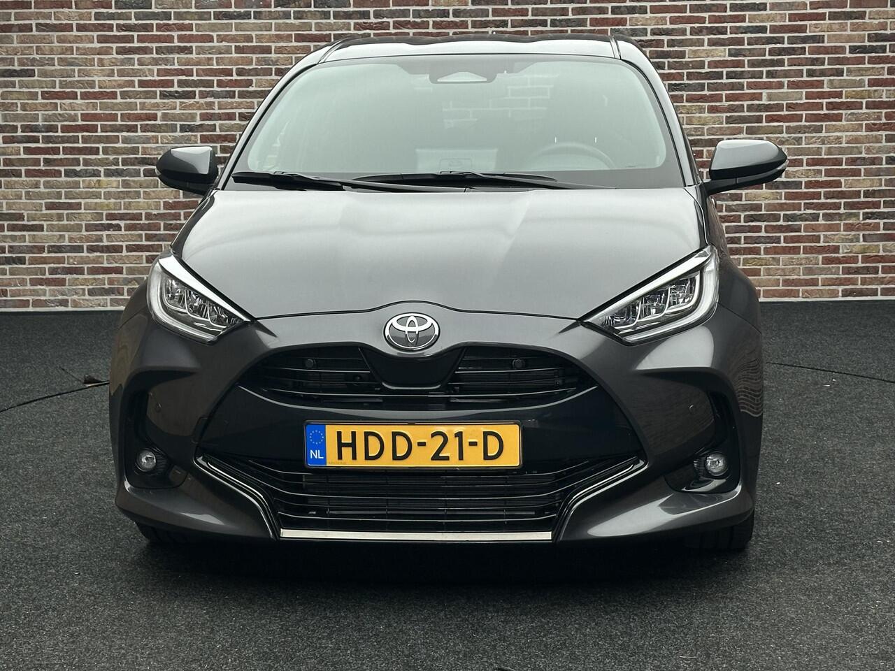 Toyota YARIS 1.5 Hybrid 130 Executive Camera StoelVrwm StuurVrwm NAP