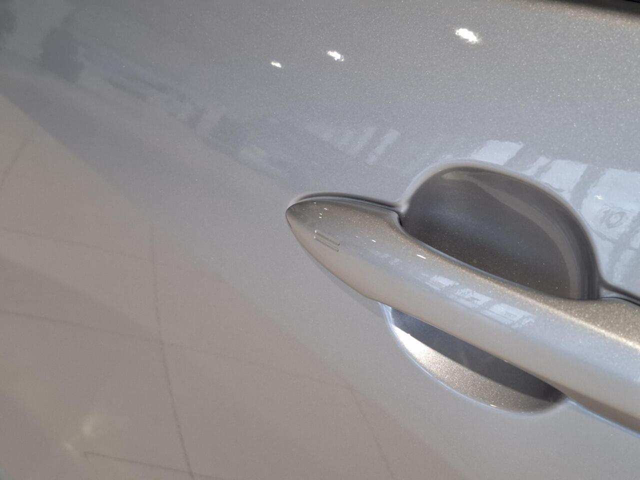 Toyota YARIS 1.5 Hybrid 130 GR SPORT | Plus Pack | Panoramadak | Stuur & Stoel verwarming | JBL | BSM |