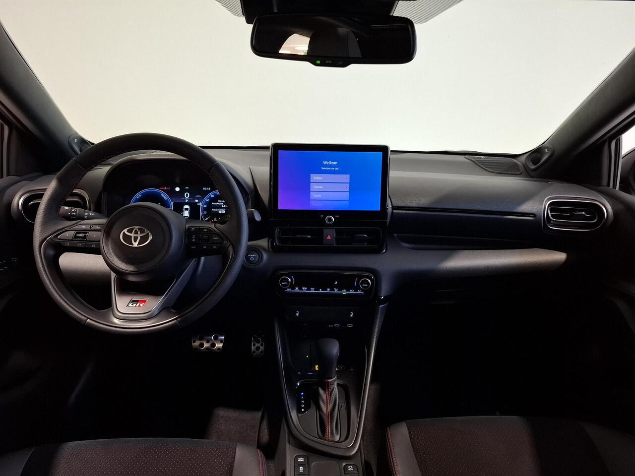 Toyota YARIS 1.5 Hybrid 130 GR SPORT | Plus Pack | Panoramadak | Stuur & Stoel verwarming | JBL | BSM |