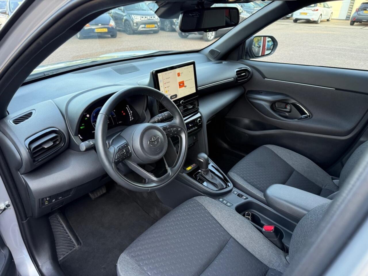 Toyota YARIS 1.5 HYBRID 130 PK DYNAMIC AUTOMAAT Nieuw! LUXE UITVOERING