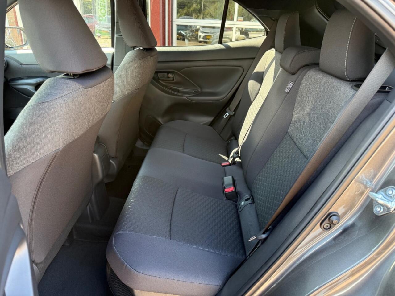 Toyota YARIS 1.5 HYBRID 130 PK DYNAMIC AUTOMAAT Nieuw! LUXE UITVOERING