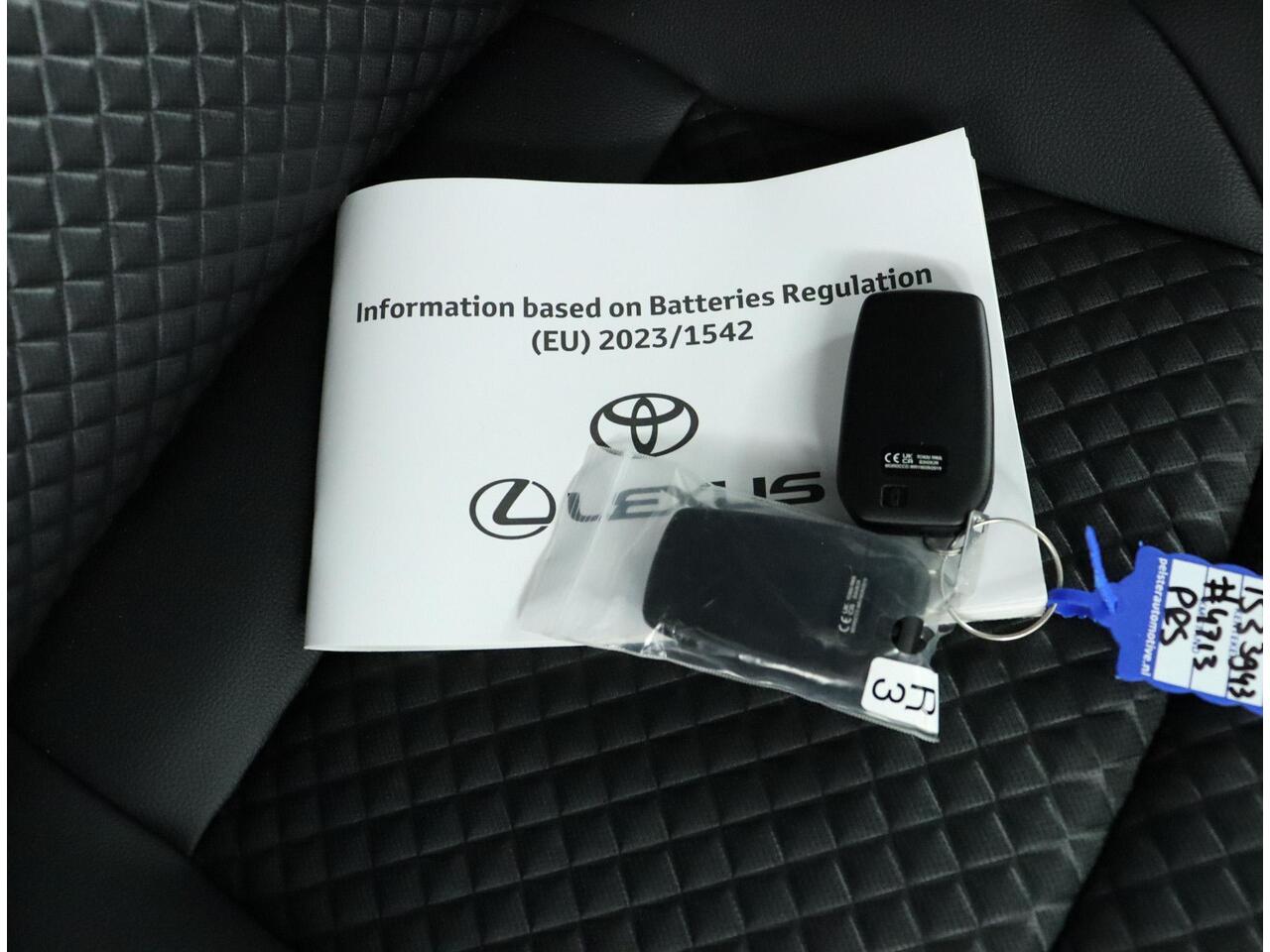 Toyota YARIS 1.5 Hybrid 130 Executive | Parkeer sensoren | Navigatie | Stoelverwarming |