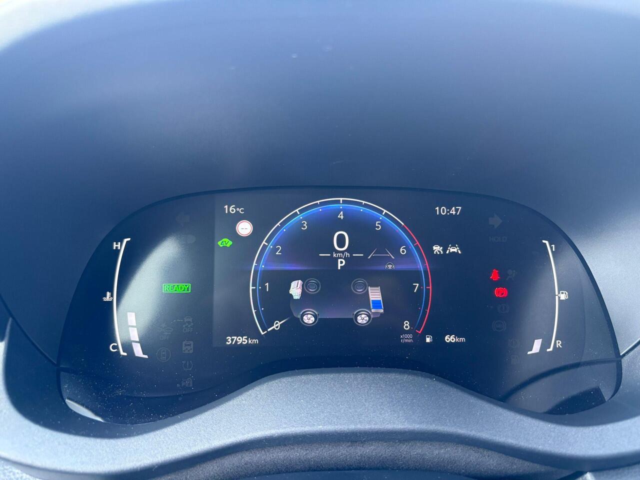 Toyota YARIS 1.5 Hybrid 115 First Edition Dode hoek waarschuwing | parkeersensoren voor en achter