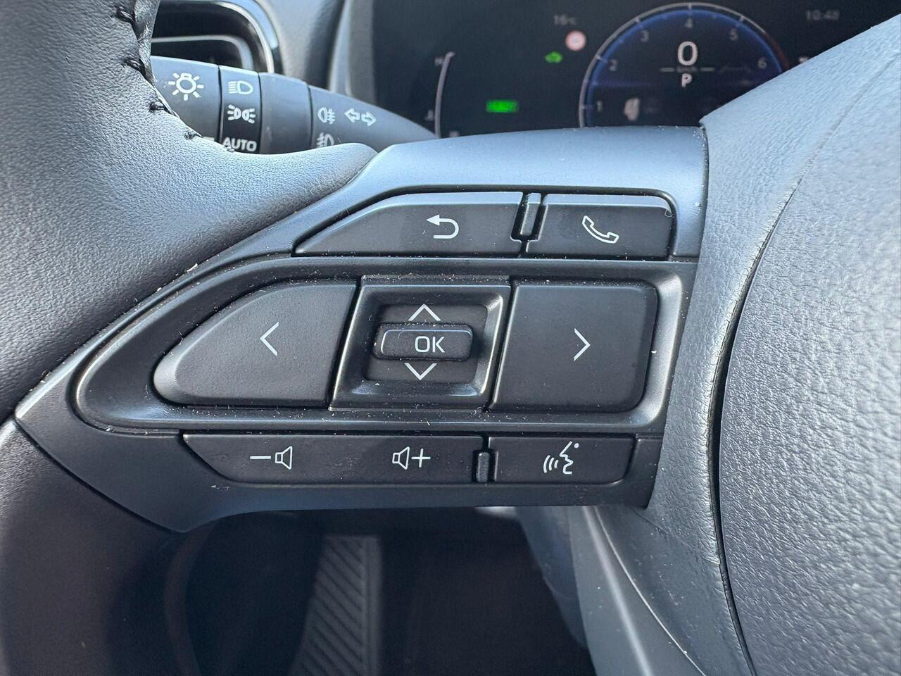 Toyota YARIS 1.5 Hybrid 115 First Edition Dode hoek waarschuwing | parkeersensoren voor en achter