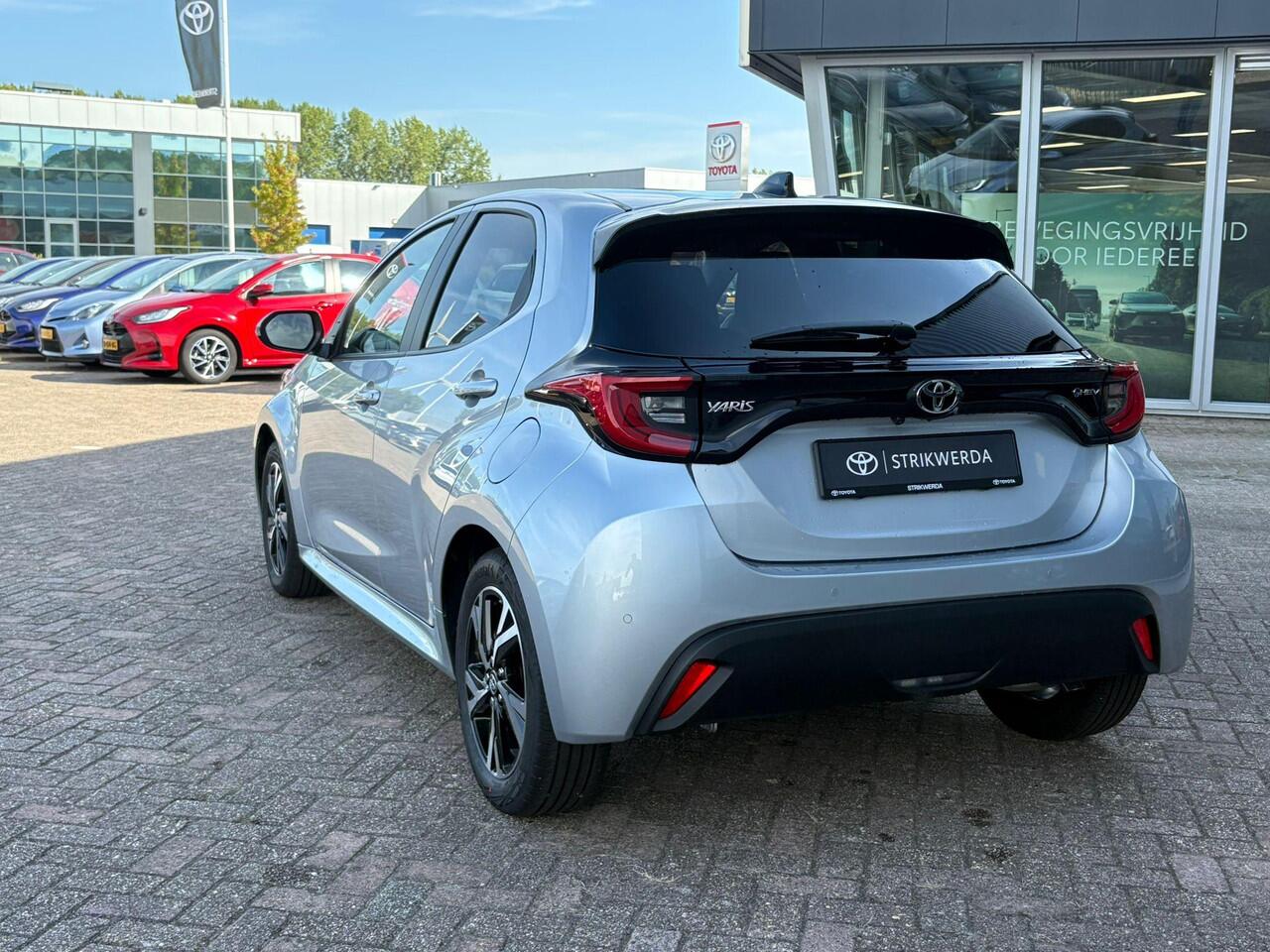 Toyota YARIS 1.5 Hybrid 115 First Edition Dode hoek waarschuwing | parkeersensoren voor en achter