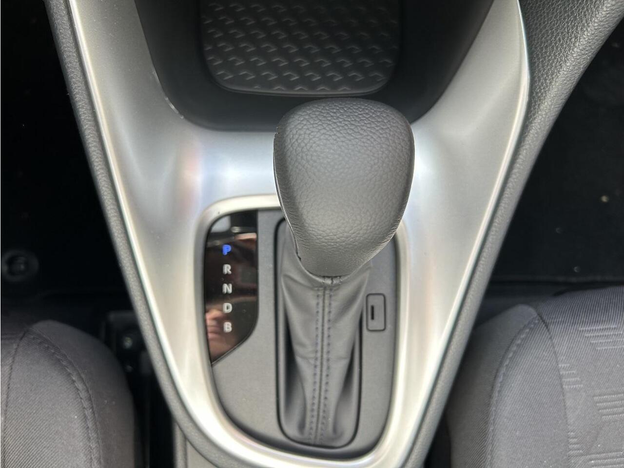 Toyota YARIS 1.5 Hybrid 115 Active | Rijklaar |Apple Carplay | Camera | LM-Velgen