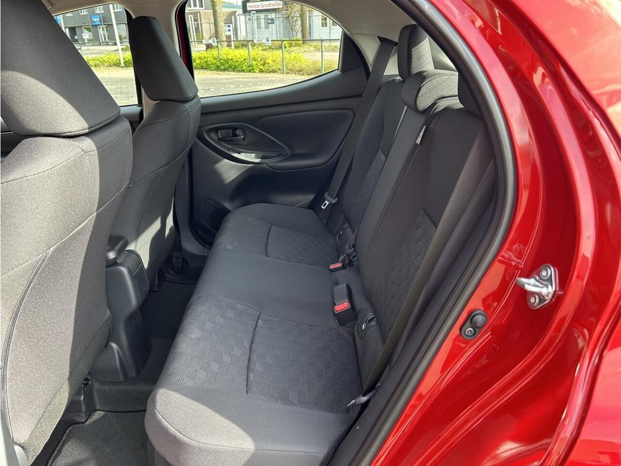 Toyota YARIS 1.5 Hybrid 115 Active | Rijklaar |Apple Carplay | Camera | LM-Velgen