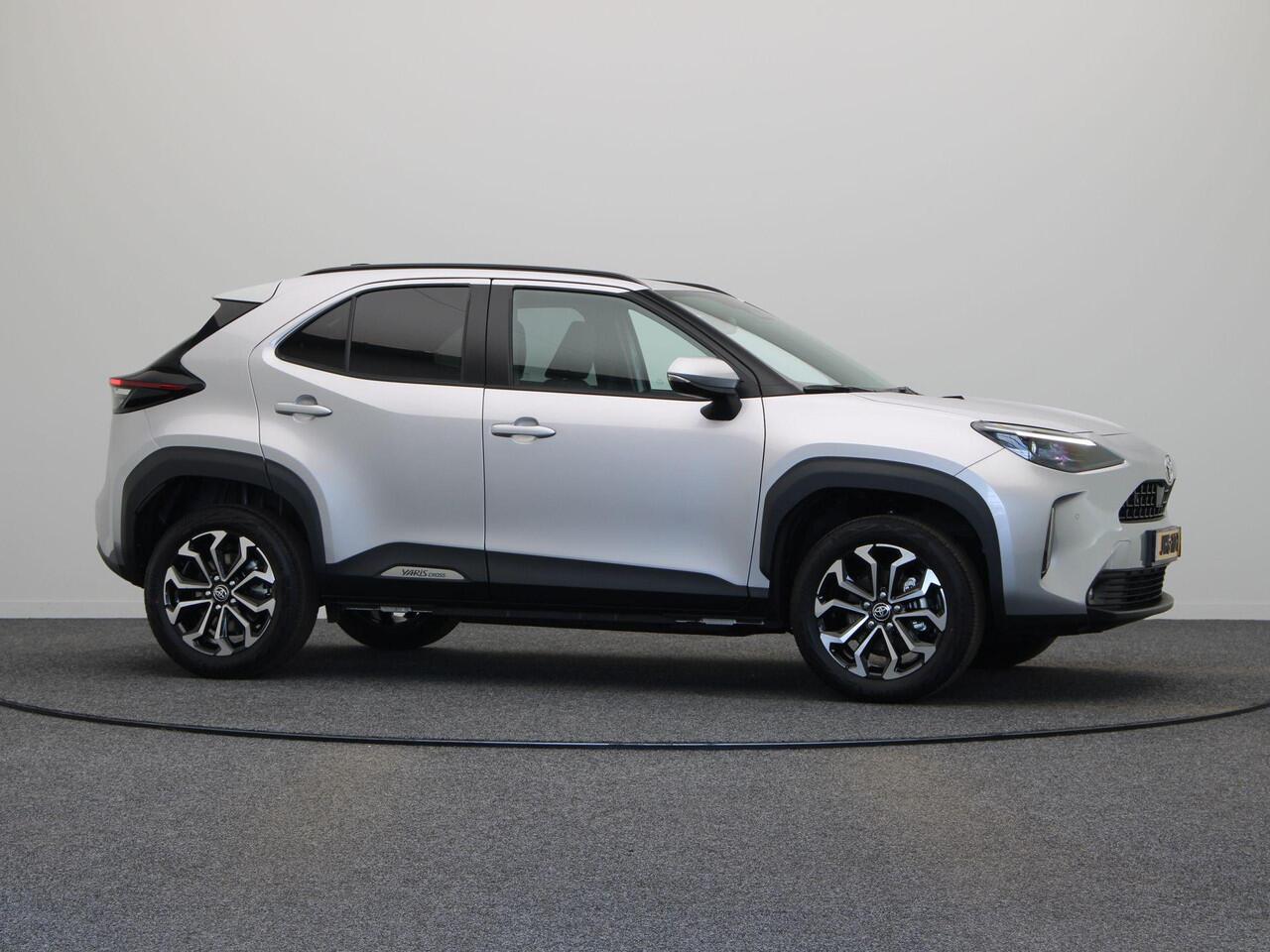 Toyota YARIS Cross 1.5 Hybrid 130 Dynamic | Achteruitrijcamera | Stuur, Voorruit en stoelverwarming | Apple Carplay & Android Auto |