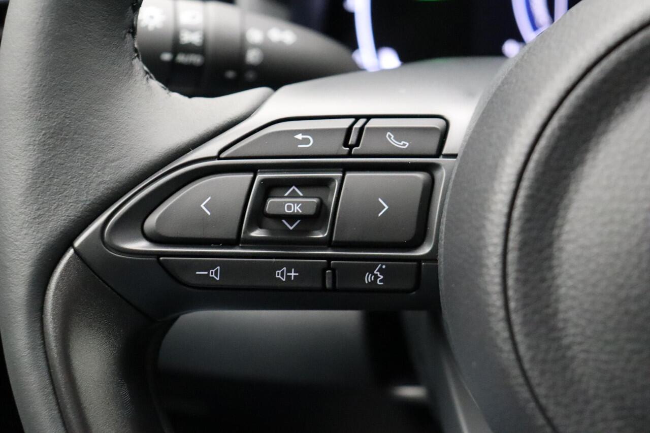 Toyota YARIS Cross 1.5 Hybrid 130 Dynamic | Achteruitrijcamera | Stuur, Voorruit en stoelverwarming | Apple Carplay & Android Auto |