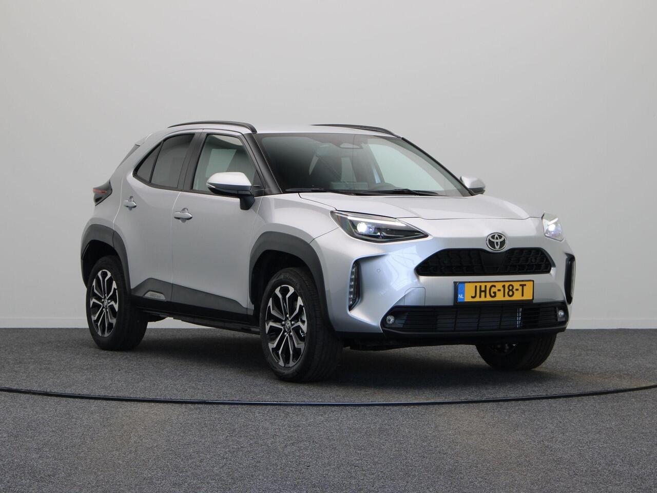 Toyota YARIS Cross 1.5 Hybrid 130 Dynamic | Achteruitrijcamera | Stuur, Voorruit en stoelverwarming | Apple Carplay & Android Auto |