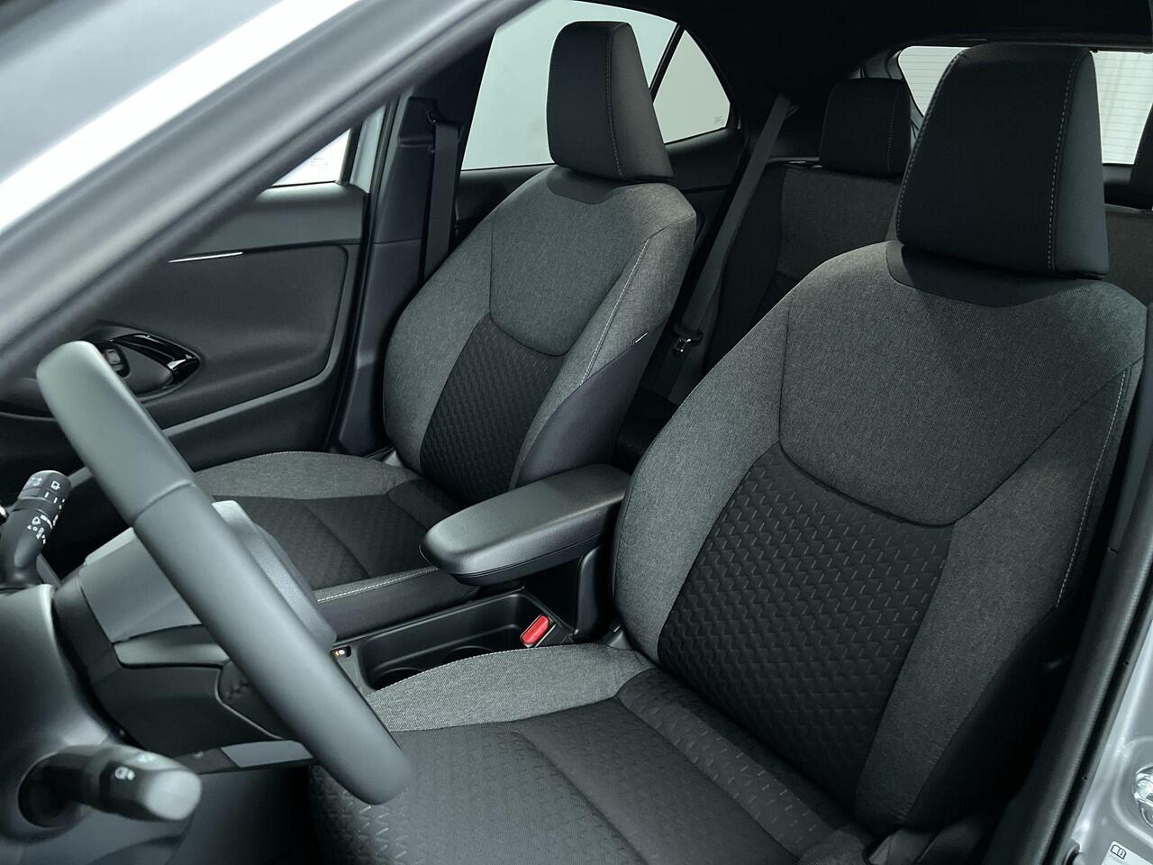 Toyota YARIS Cross 1.5 Hybrid 130 Dynamic | Comfort Pack | Blind spot | Sensoren