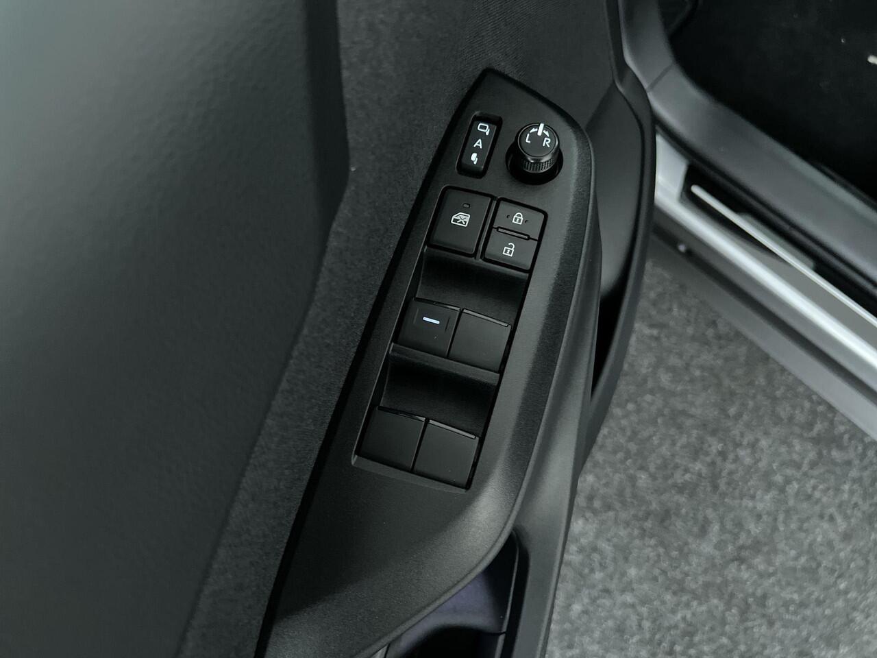 Toyota YARIS Cross 1.5 Hybrid 130 Dynamic | Comfort Pack | Blind spot | Sensoren