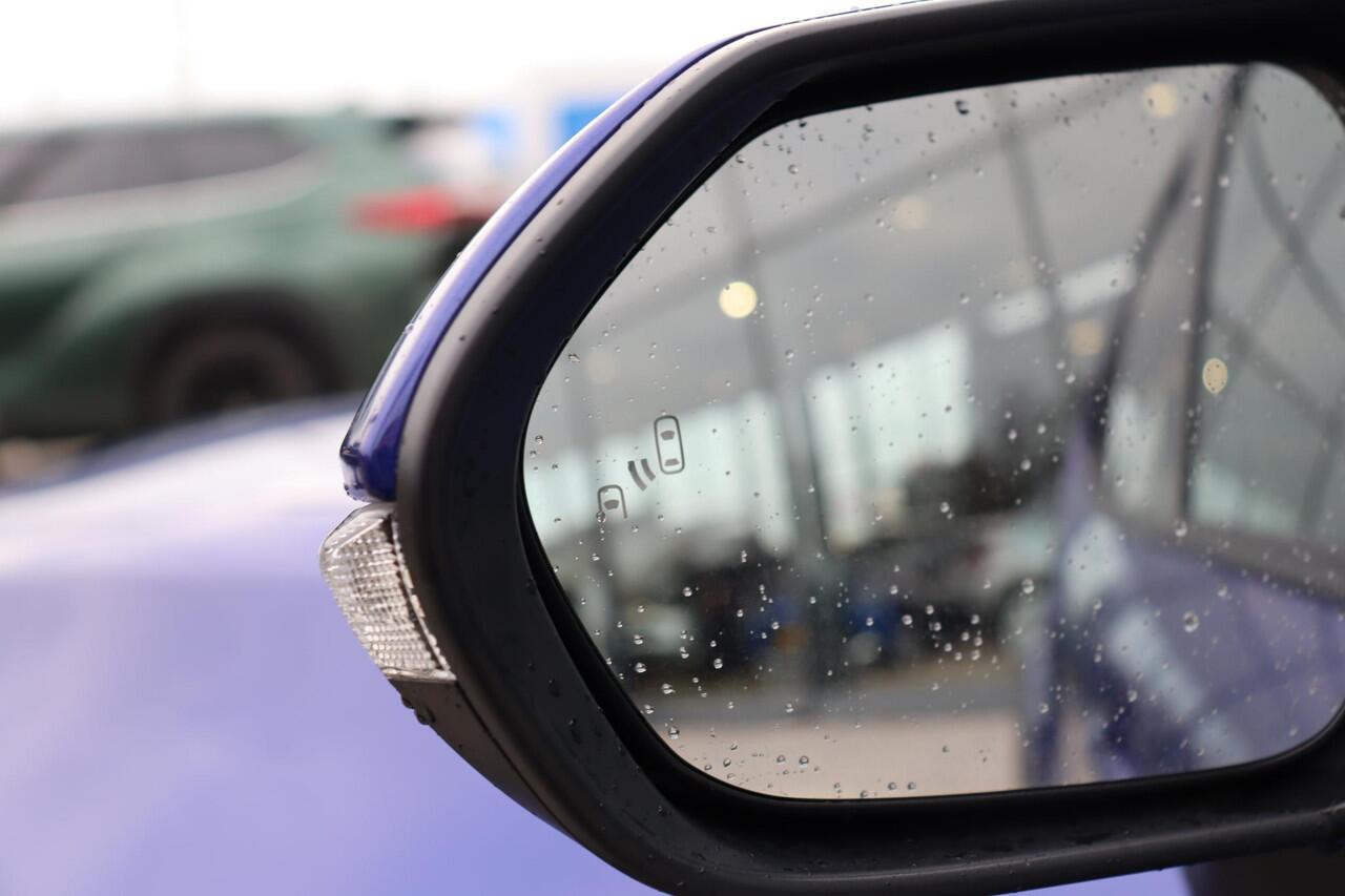 Toyota YARIS Cross 1.5 Hybrid Dynamic, Comfortpack Apple Carplay / Android auto, DAB Radio, Cruise Control, Parkeercamera, Parkeersensoren.