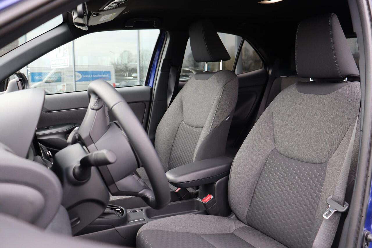 Toyota YARIS Cross 1.5 Hybrid Dynamic, Comfortpack Apple Carplay / Android auto, DAB Radio, Cruise Control, Parkeercamera, Parkeersensoren.