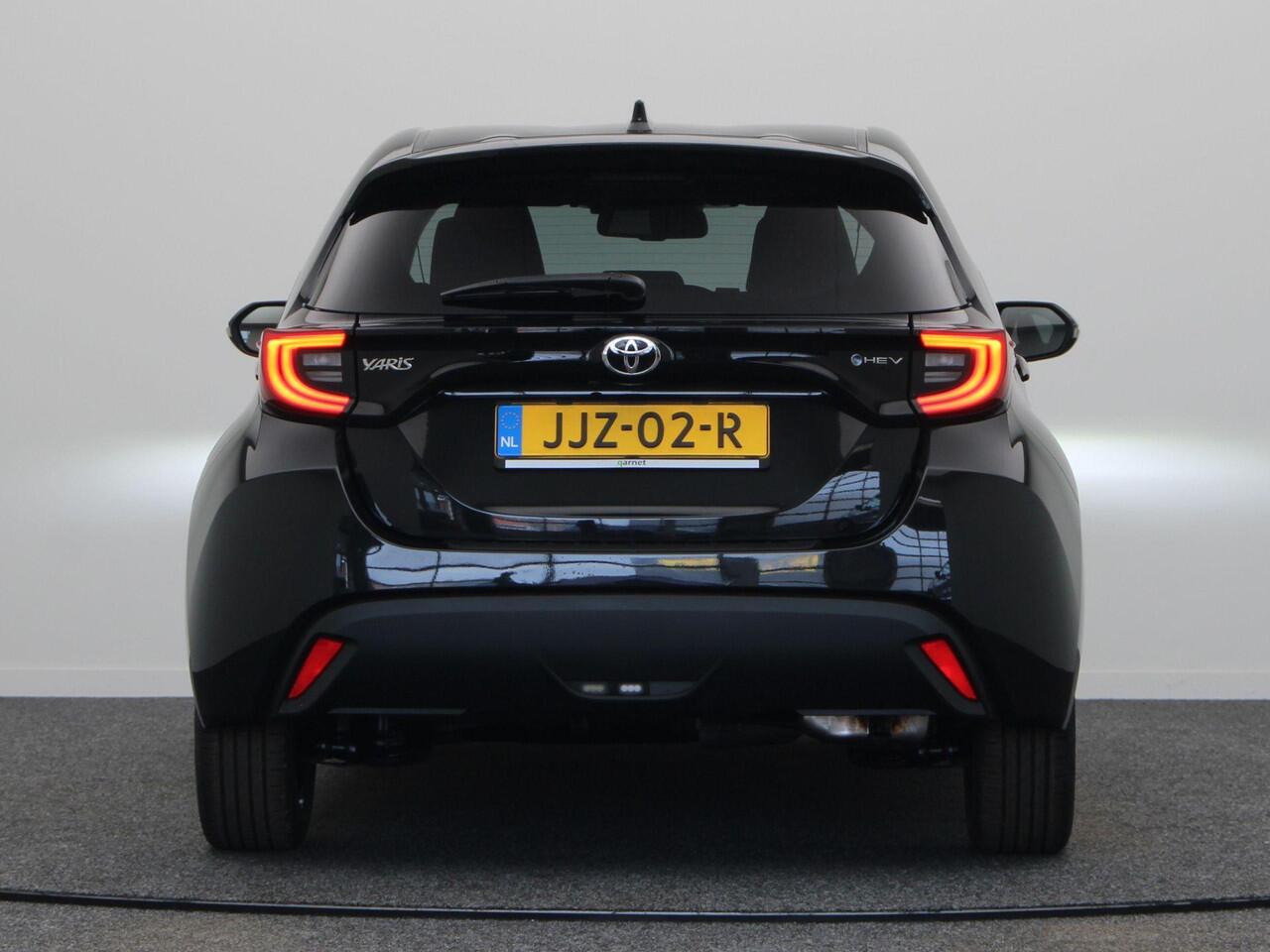 Toyota YARIS 1.5 Hybrid 115 Dynamic | Stoel en Stuurverwarming | Climate Control | Adaptieve Cruise Control | Achteruitrijcamera |
