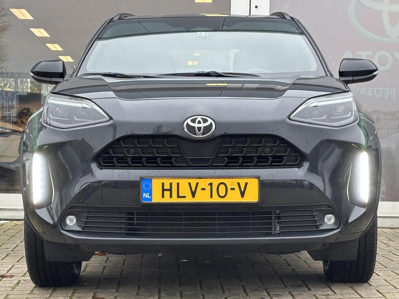 Toyota YARIS Cross 1.5 Hybrid 115 First Edition Comfortpack | Stoel en stuurverwarming | Aplle Carplay/Android Auto | NL auto | Parkeersensoren voor en achter | Toyota garantie tot 2035!