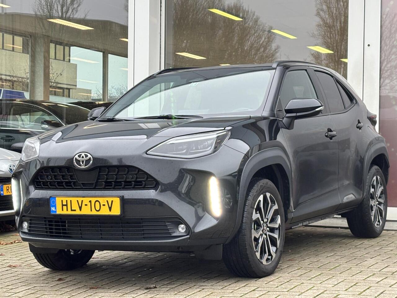 Toyota YARIS Cross 1.5 Hybrid 115 First Edition Comfortpack | Stoel en stuurverwarming | Aplle Carplay/Android Auto | NL auto | Parkeersensoren voor en achter | Toyota garantie tot 2035!