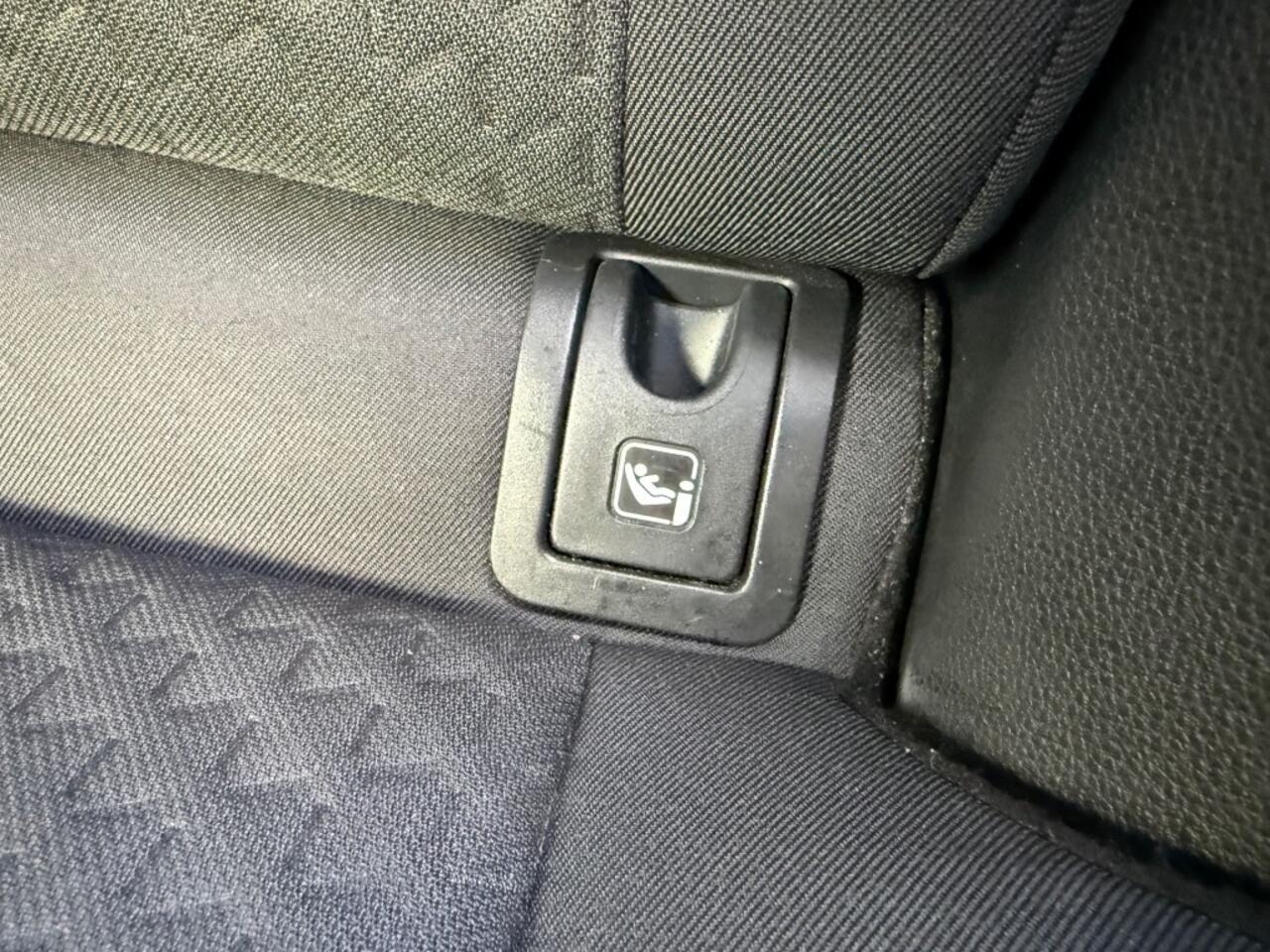 Toyota YARIS 1.5 HYBRID FIRST EDTION NIEUW MODEL! MET TREKHAAK!