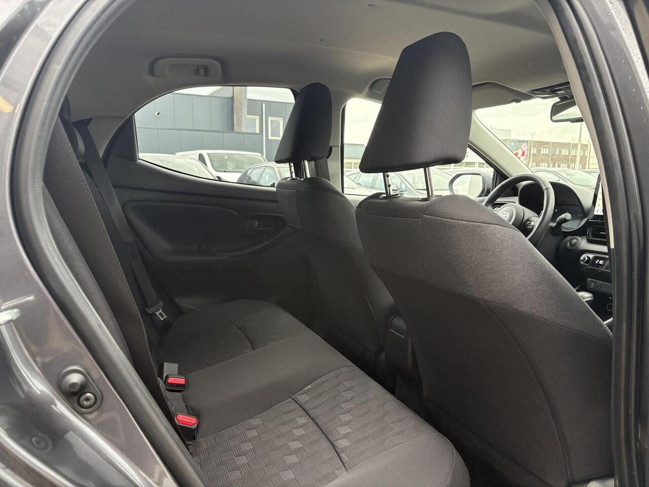 Toyota YARIS 1.5 Hybrid 115 Dynamic Stoelverwarming | Led verlichting