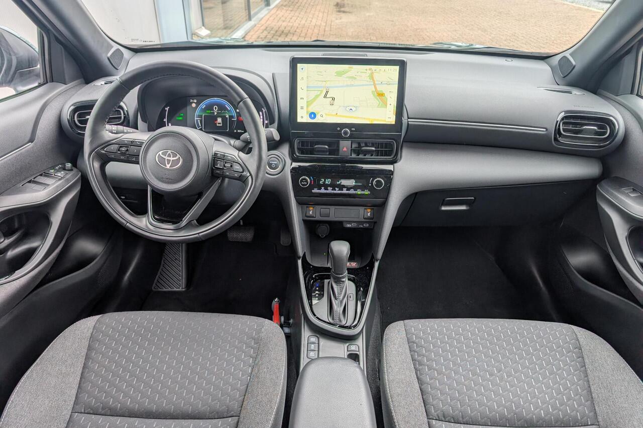 Toyota YARIS Cross 1.5 Hybrid 115 Dynamic Comfort Pack Stootlijsten, Navigatie Apple Carplay & Android Auto, Stoel- & Stuurverwarming, Achteruitrijcamera