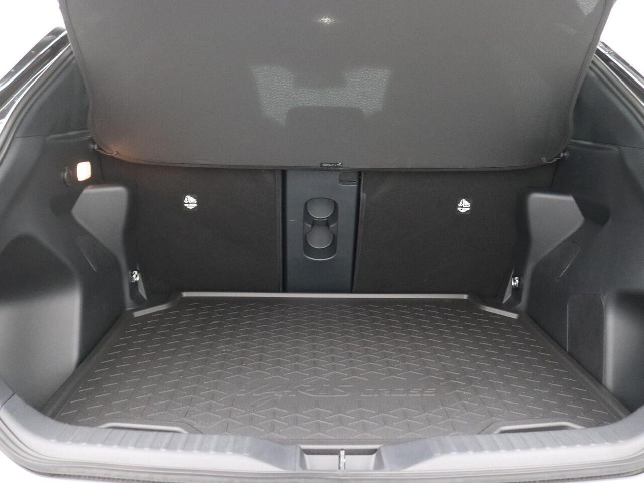 Toyota YARIS Cross 1.5 Hybrid GR Sport 130PK Aut. 18" LM Velgen, Elektrische Achterklep, Keyless, Achteruitrijcamera, Navi, Side Assist, Stoel-Stuurverwarming, Voorruitverwarming