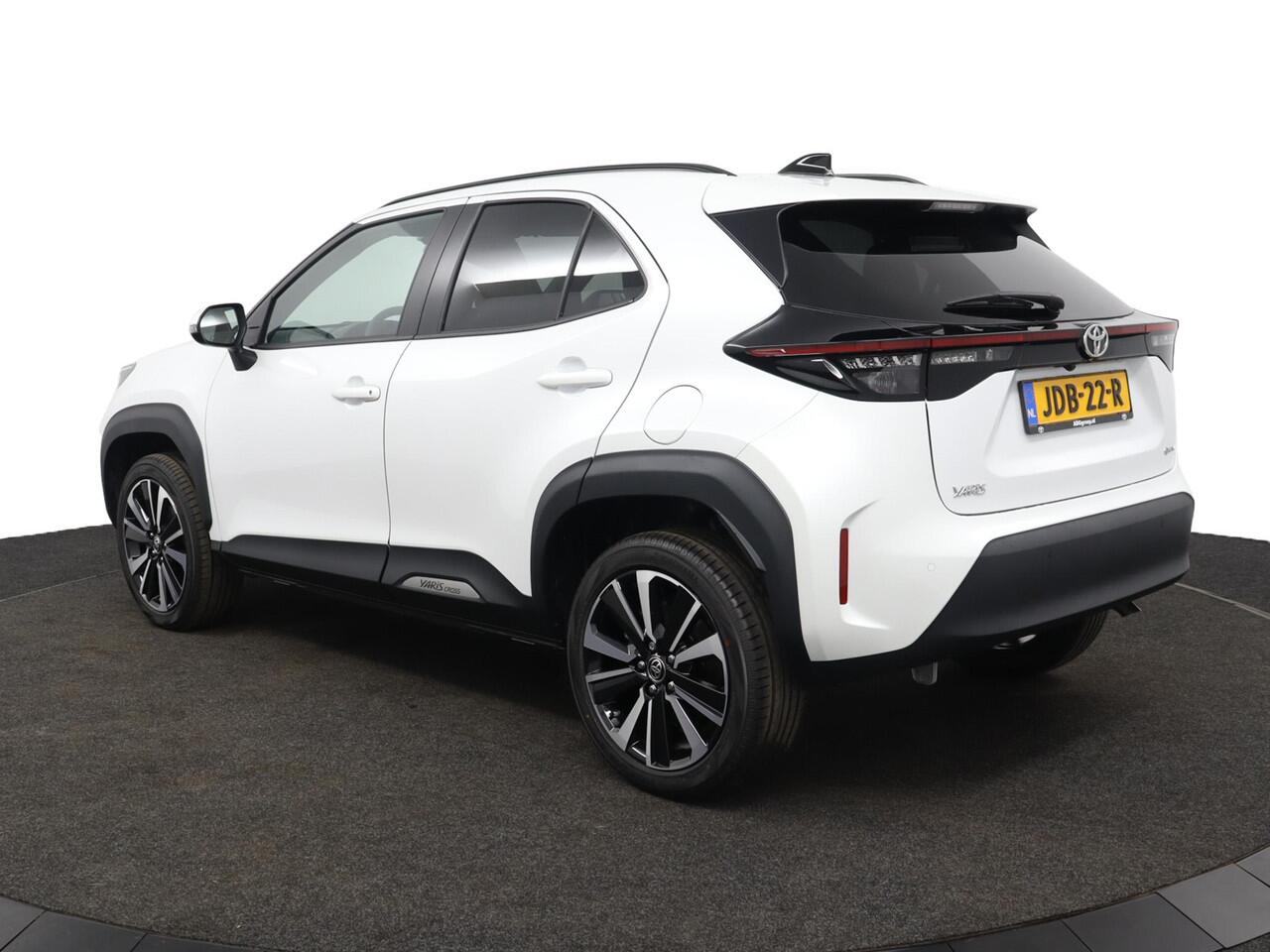 Toyota YARIS Cross 1.5 Hybrid 115 Dynamic | DEMOVOORDEEL | ADG Edition | Exclusief Lederen Interieur | 18" Lichtmetalen velgen | Stoel- en Stuurwielverwarming | Unieke uitvoering |