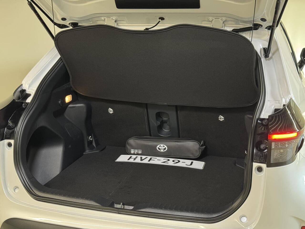 Toyota YARIS Cross 1.5 Hybrid 130 Executive | Michelin all-season banden | Trekhaak 13-polig |