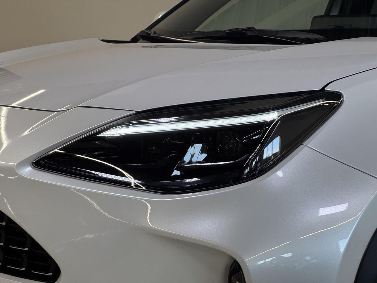 Toyota YARIS Cross 1.5 Hybrid 130 Executive | Michelin all-season banden | Trekhaak 13-polig |