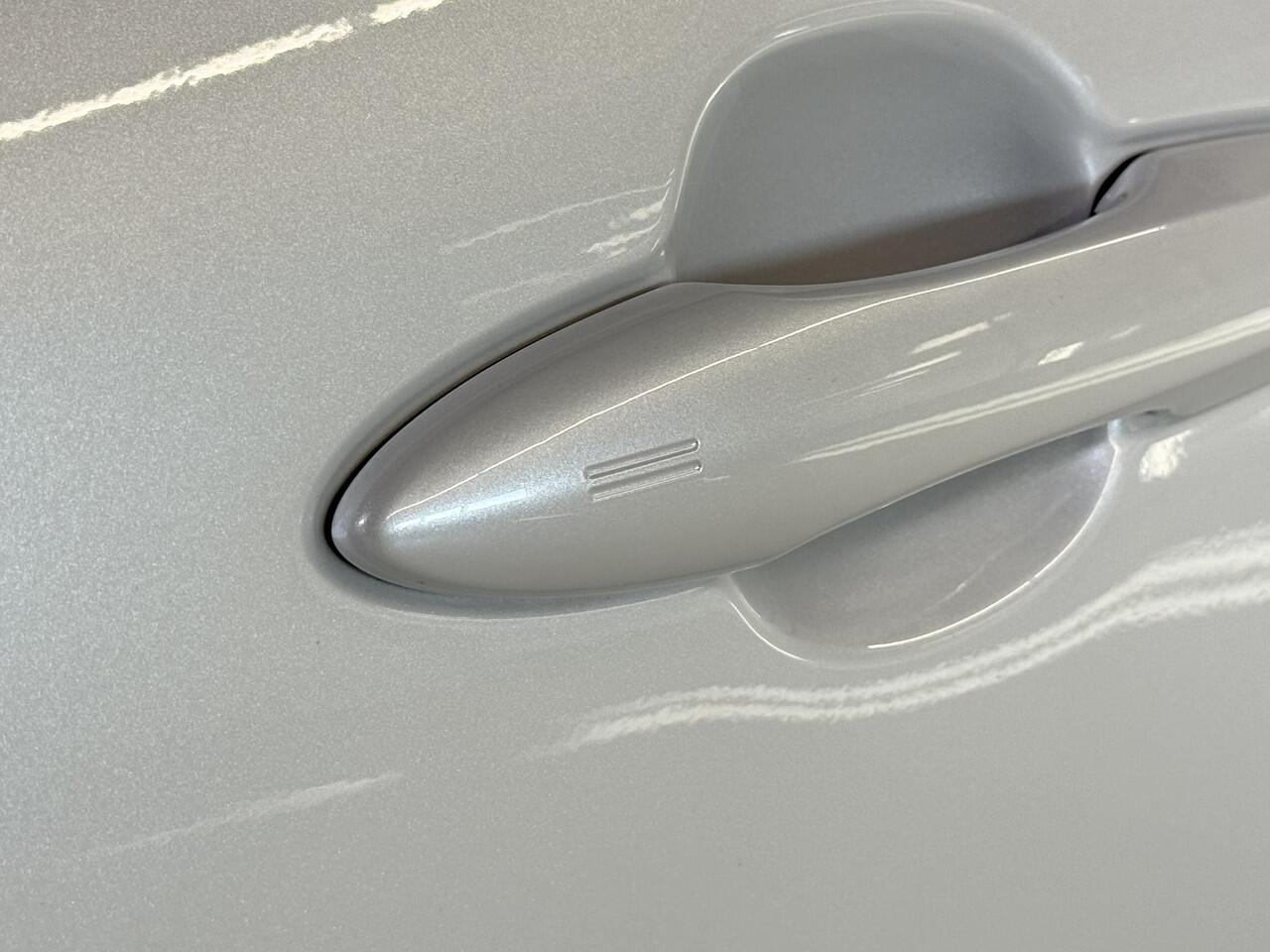 Toyota YARIS Cross 1.5 Hybrid 130 Executive | Michelin all-season banden | Trekhaak 13-polig |