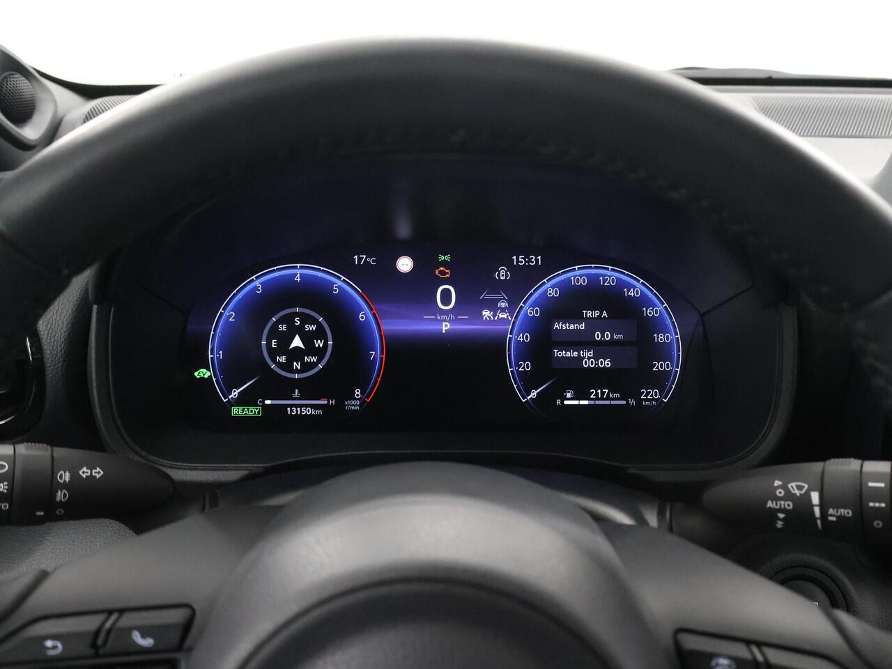 Toyota YARIS 1.5 Hybrid 130 GR SPORT | Afneembare trekhaak | Panoramadak | Navigatie | Parkeercamera | Stoelverwarming/verkoeling | Keyless Go | HUD | JBL Audio |