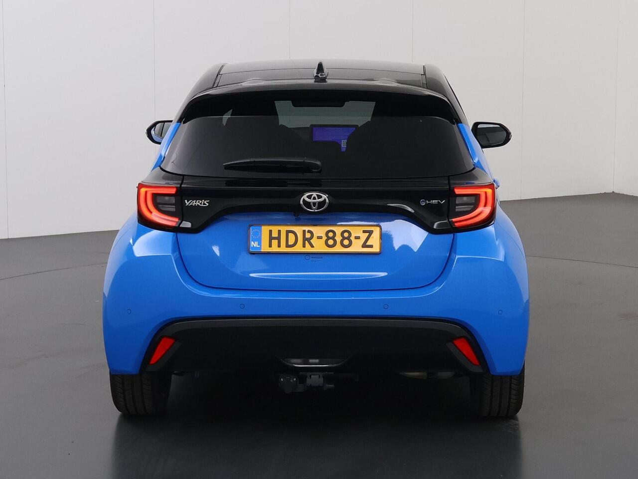 Toyota YARIS 1.5 Hybrid 130 GR SPORT | Afneembare trekhaak | Panoramadak | Navigatie | Parkeercamera | Stoelverwarming/verkoeling | Keyless Go | HUD | JBL Audio |