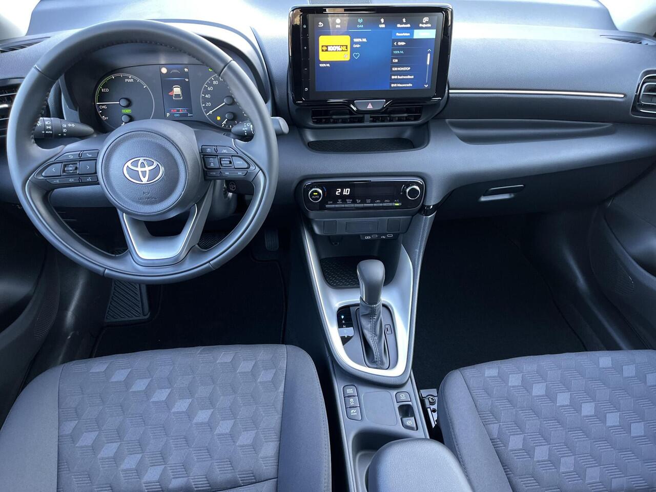 Toyota YARIS 1.5 Hybrid 115 Active | Ash grey metallic | Nieuw uit voorraad leverbaar |