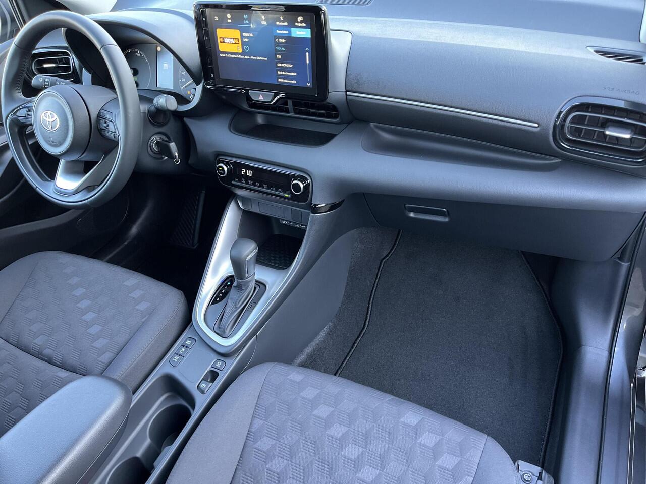 Toyota YARIS 1.5 Hybrid 115 Active | Ash grey metallic | Nieuw uit voorraad leverbaar |