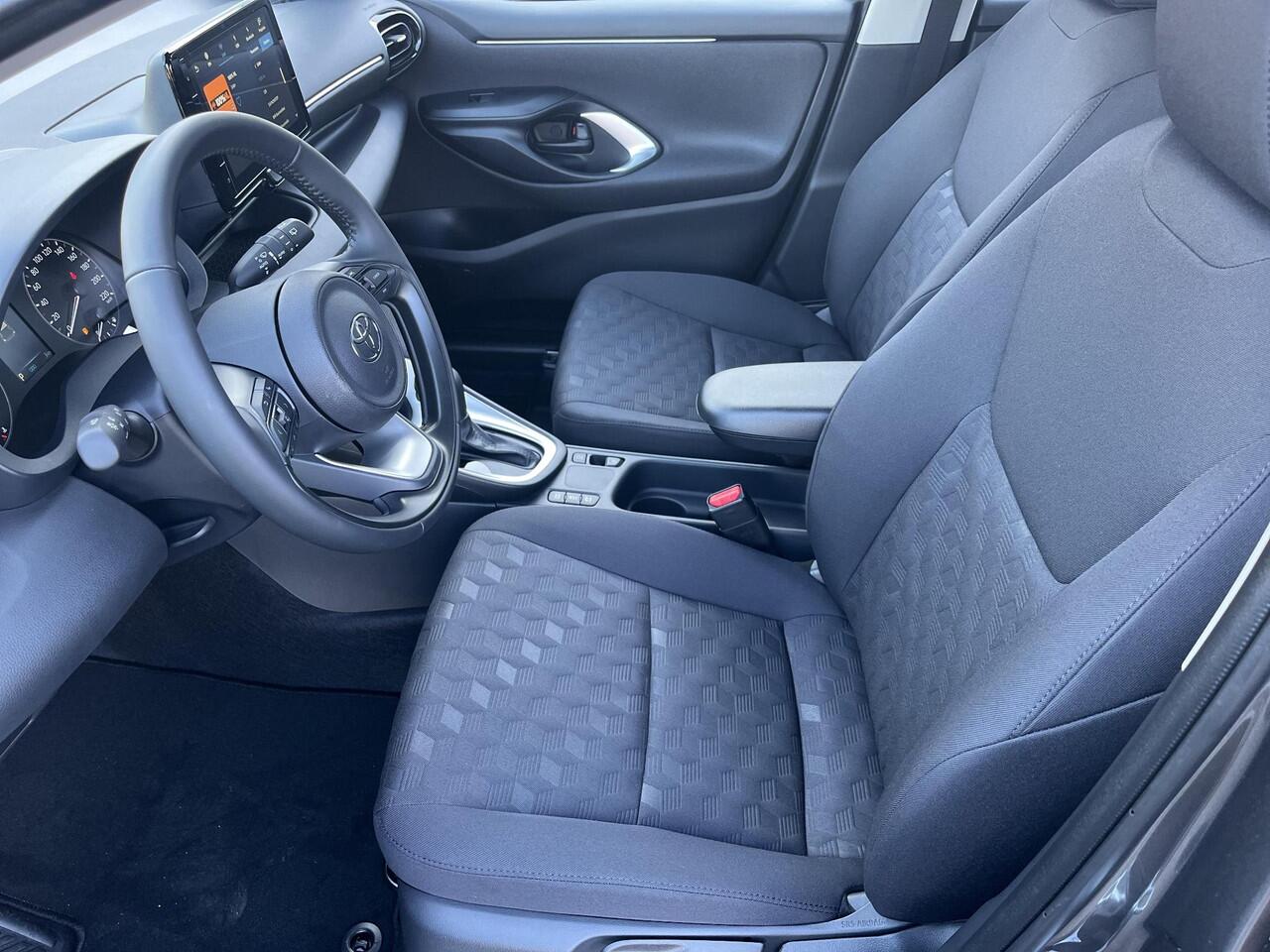 Toyota YARIS 1.5 Hybrid 115 Active | Ash grey metallic | Nieuw uit voorraad leverbaar |