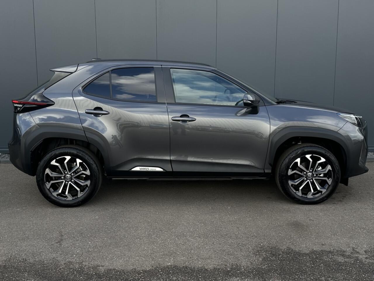 Toyota YARIS Cross 1.5 Hybrid 116 Dynamic / Nieuwe auto!