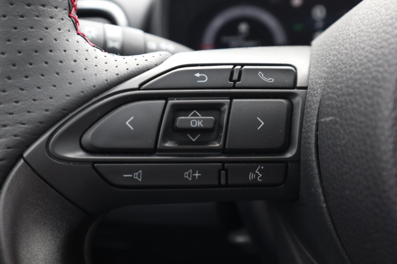 Toyota YARIS 1.5 Hybrid 130 GR Sport | Plus Pack | Panoramadak